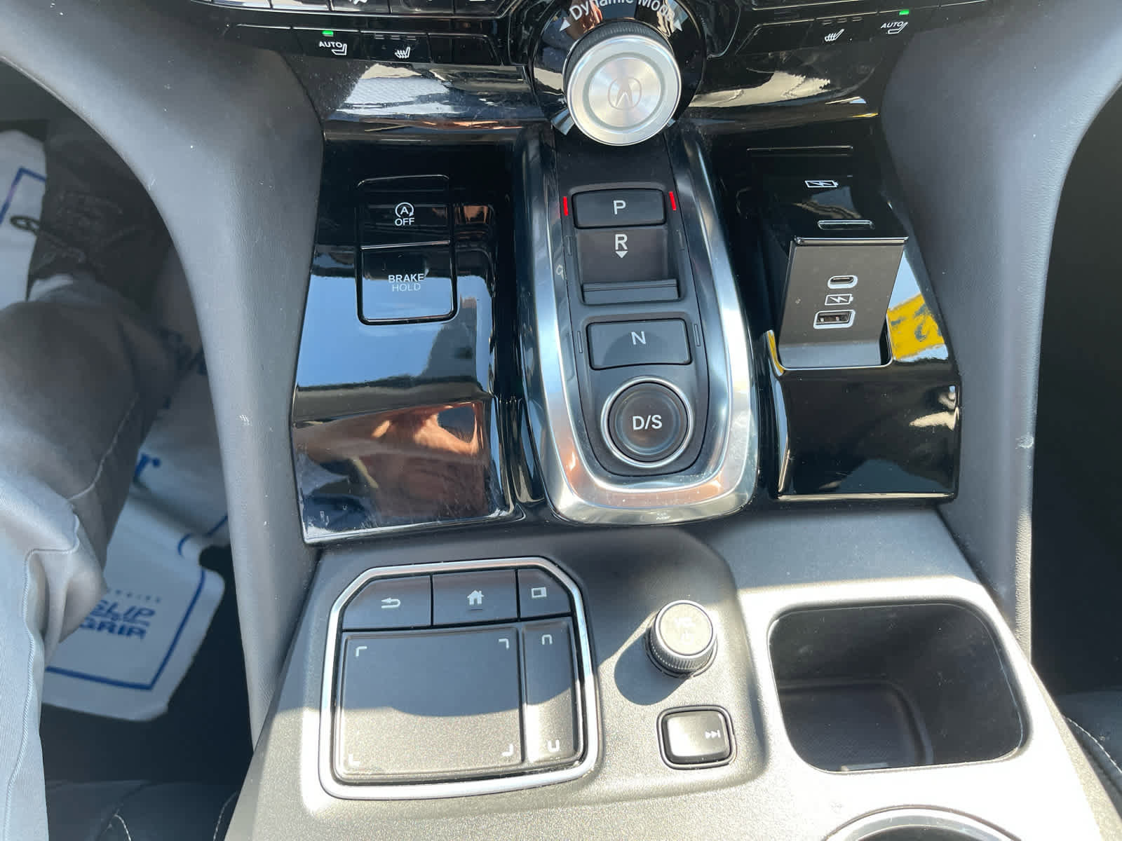 Used 2022 Acura MDX SH-AWD w/ Technology Package image 16
