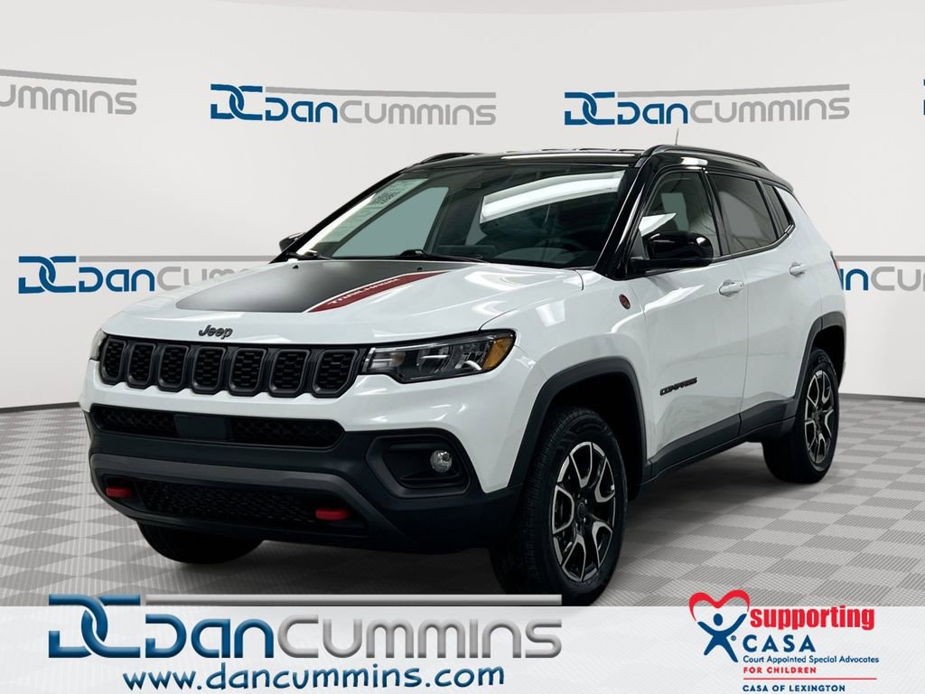 Used 2025 Jeep Compass Trailhawk AWD/4WD video 1