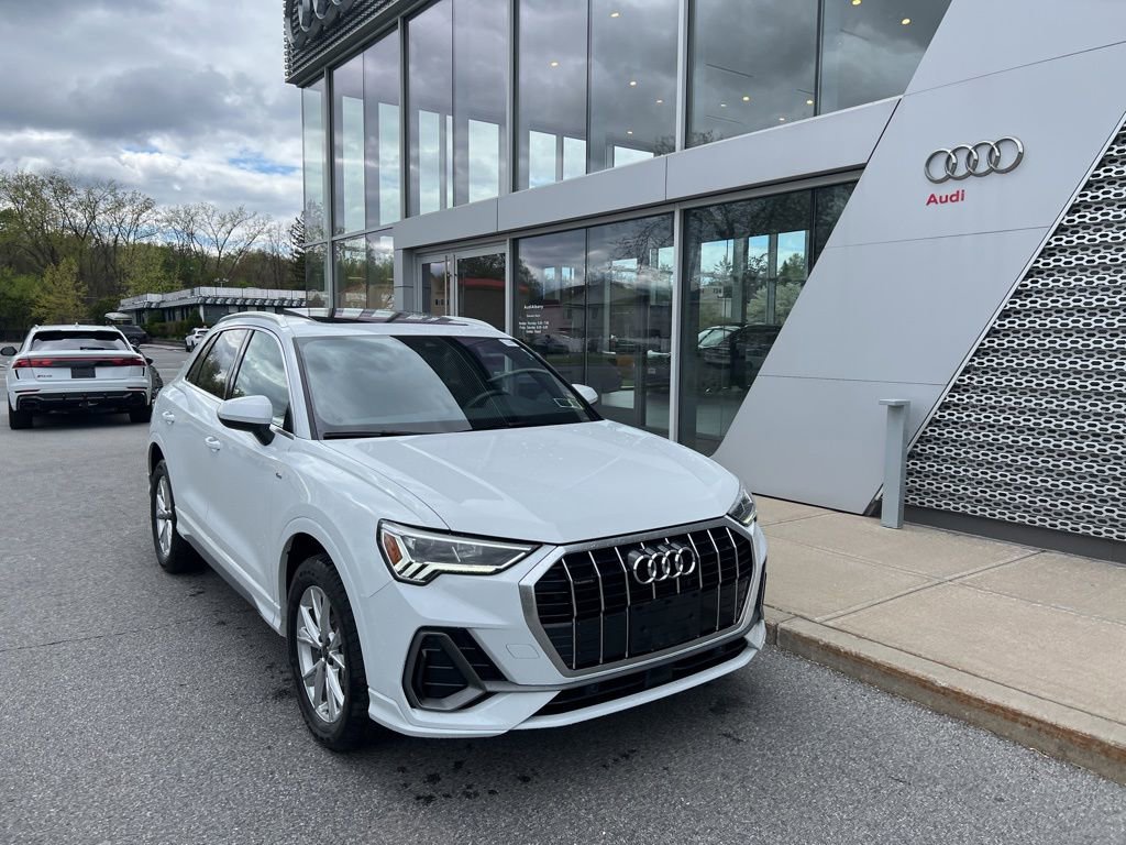 Used 2023 Audi Q3 2.0T Premium AWD/4WD image 3