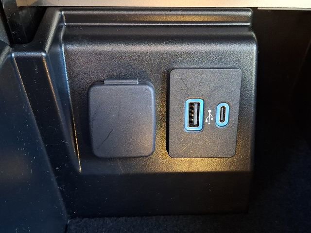 Certified 2022 Ford Explorer XLT w/ Equipment Group 202A image 25