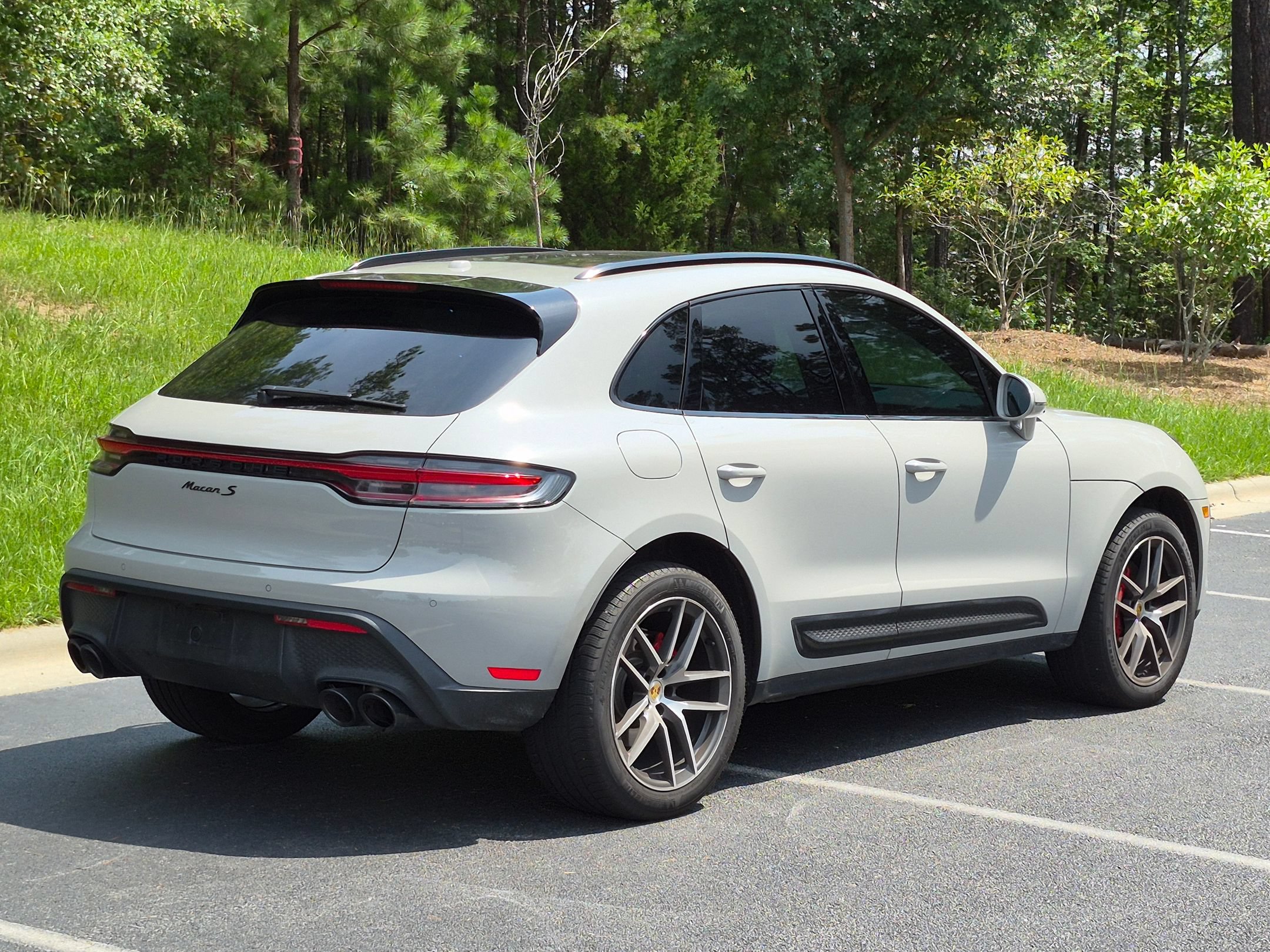 Certified 2024 Porsche Macan S AWD/4WD image 22