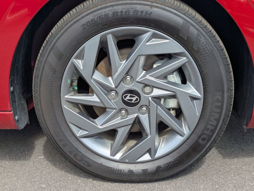 Used 2025 Hyundai Elantra Blue image 10