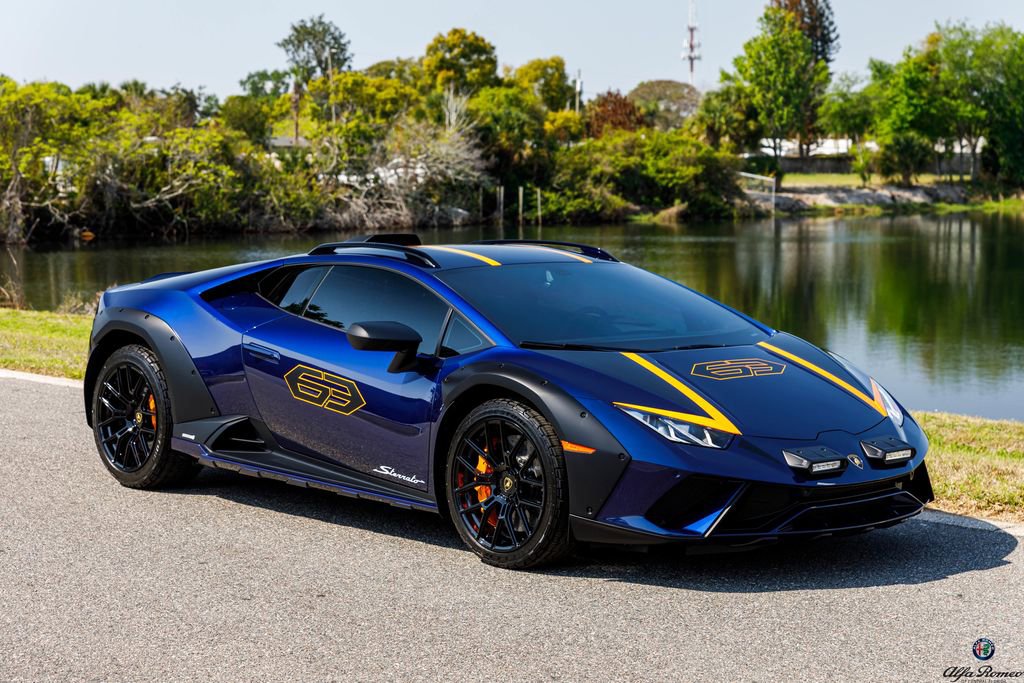Used 2023 Lamborghini Huracan Sterrato image 1