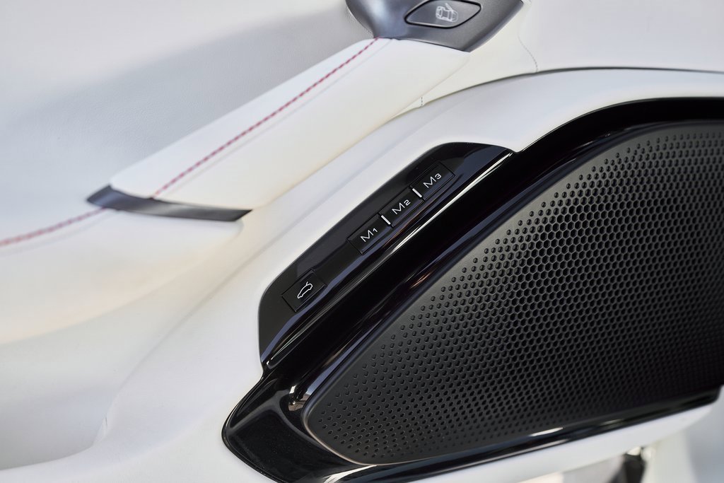 Used 2022 Ferrari Roma image 34