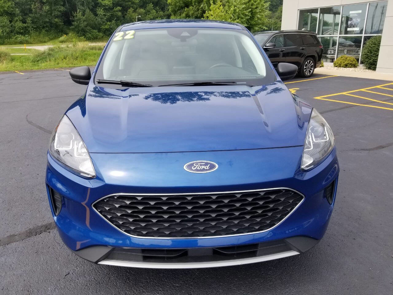 Used 2022 Ford Escape SE w/ Convenience Package image 2