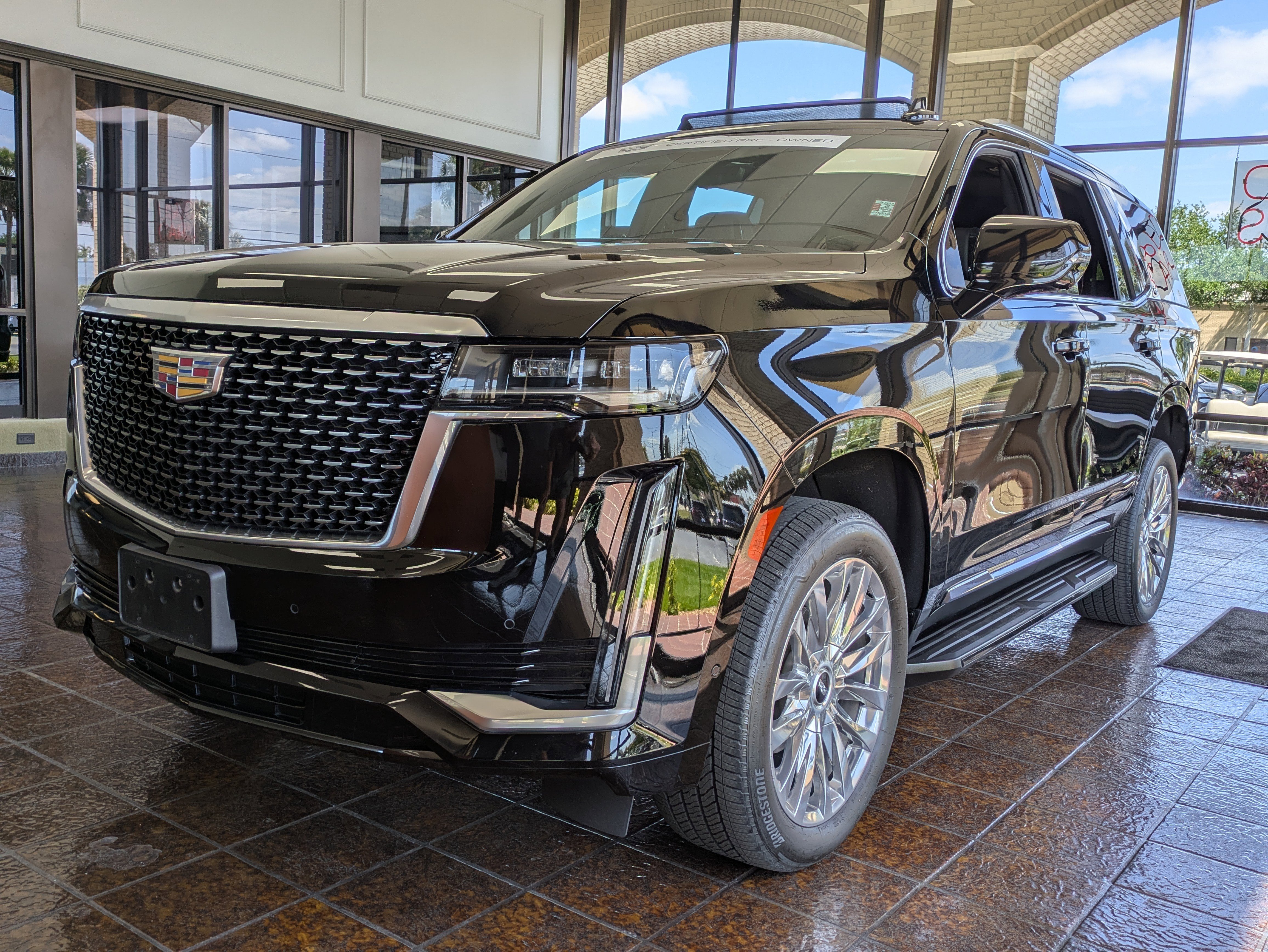 Certified 2024 Cadillac Escalade Premium Luxury AWD/4WD image 2