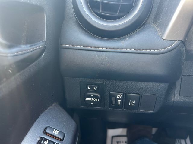 Used 2018 Toyota RAV4 XLE w/ Convenience Package AWD/4WD image 25