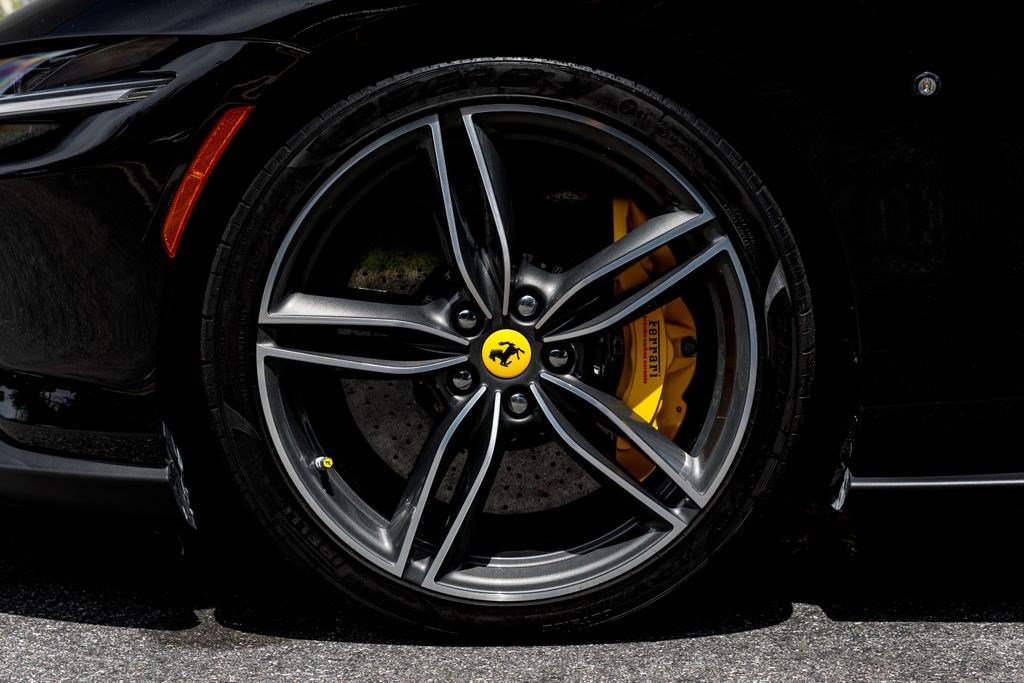 Used 2022 Ferrari Roma RWD image 36