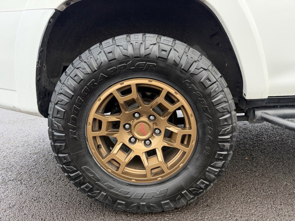 Used 2017 Toyota 4Runner SR5 image 10