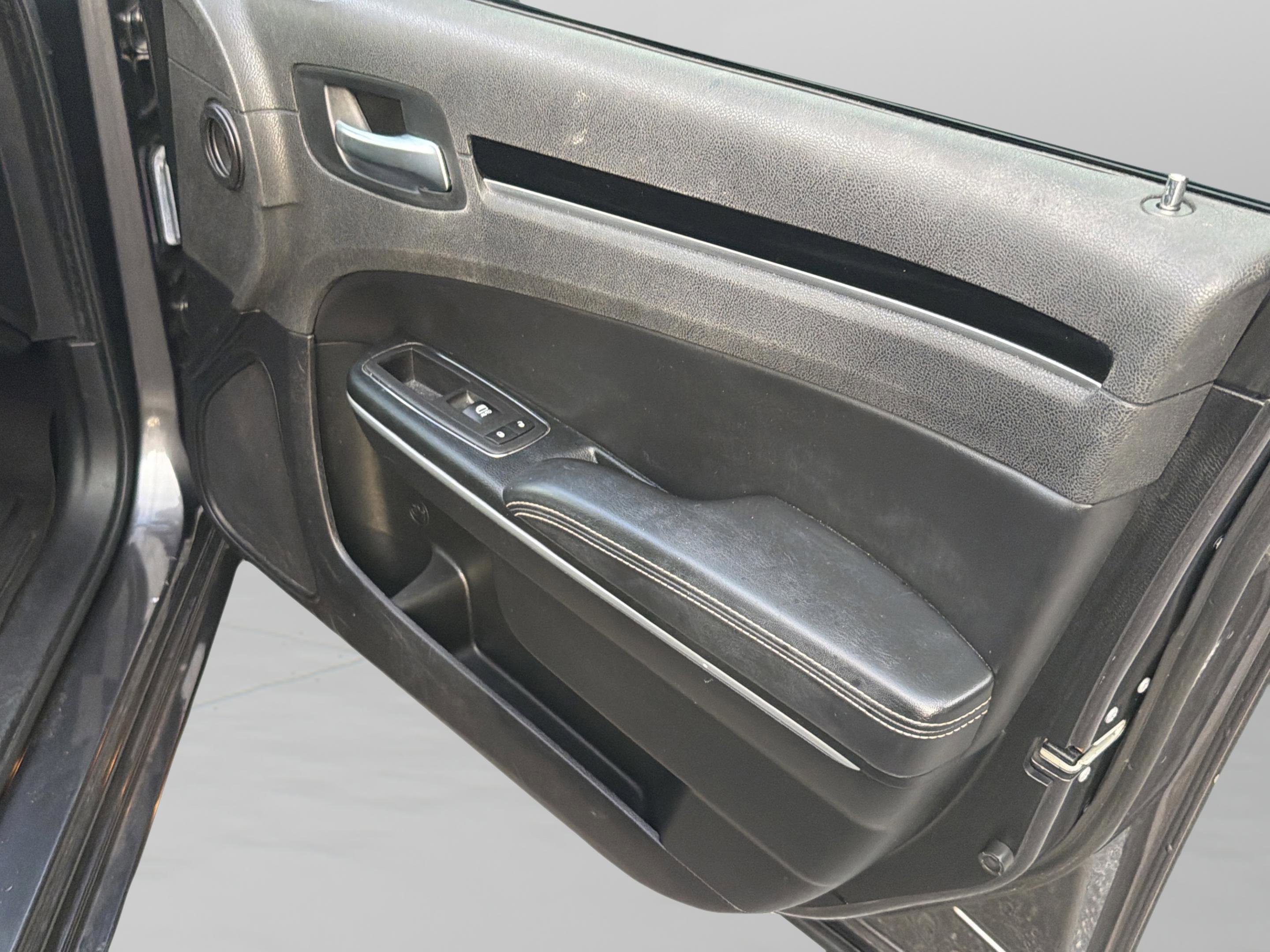 Used 2023 Chrysler 300 S image 24