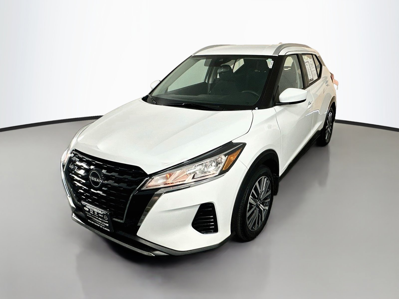 Used 2024 Nissan Kicks SV FWD image 3