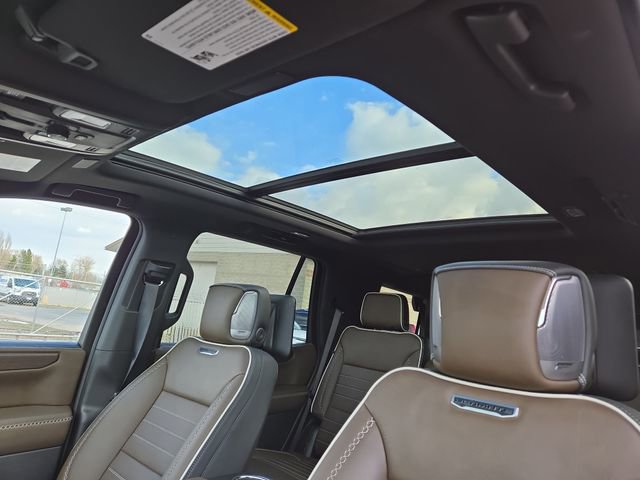 Used 2025 GMC Yukon Denali Ultimate w/ LPO, Floor Liner Package image 32