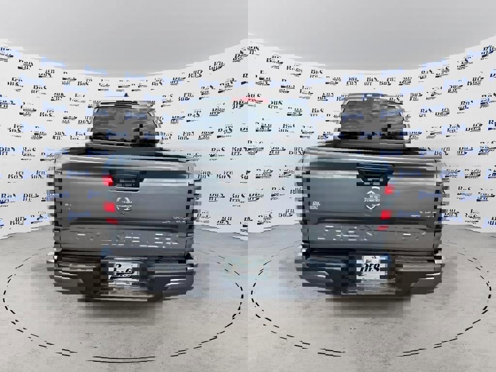 Used 2024 Nissan Frontier SV image 6