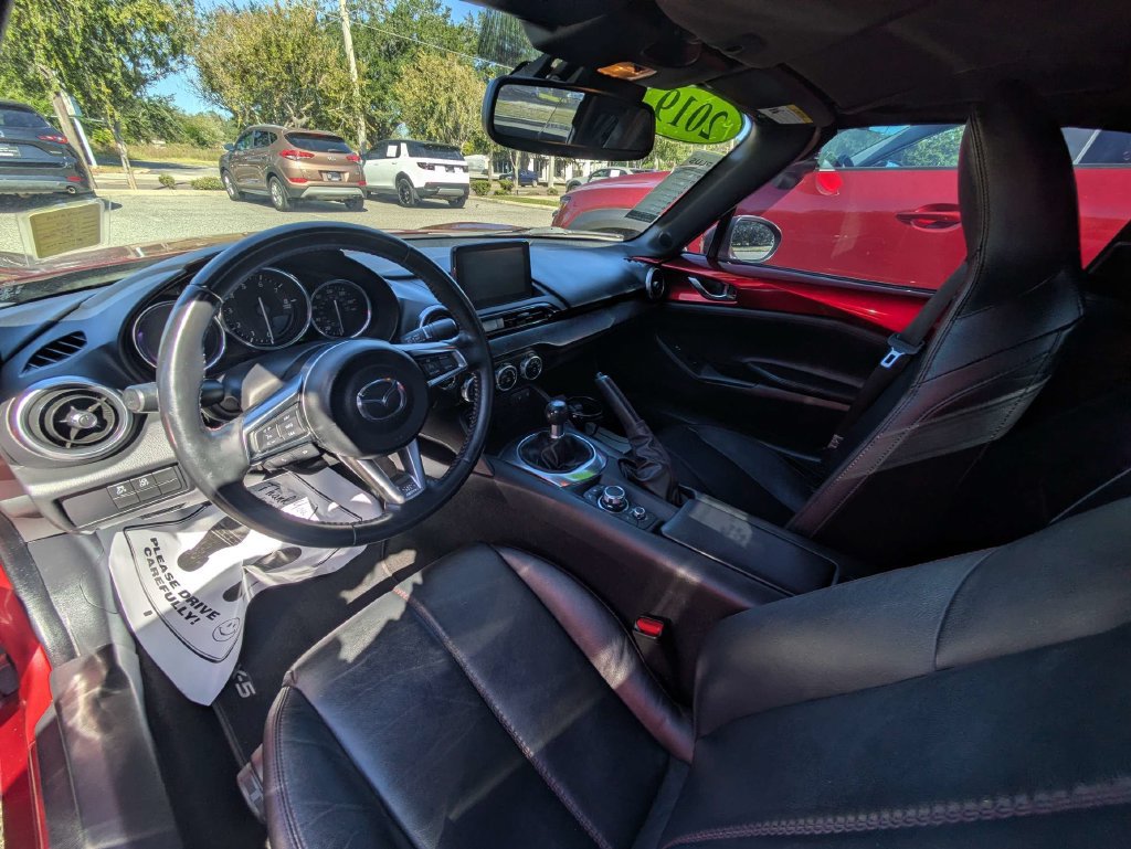 Used 2019 MAZDA MX-5 Miata RF Grand Touring w/ GT-S Package RWD image 16