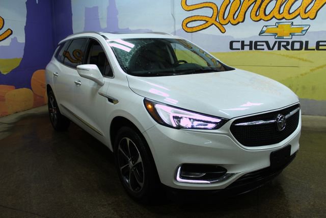 Used 2021 Buick Enclave Essence image 4