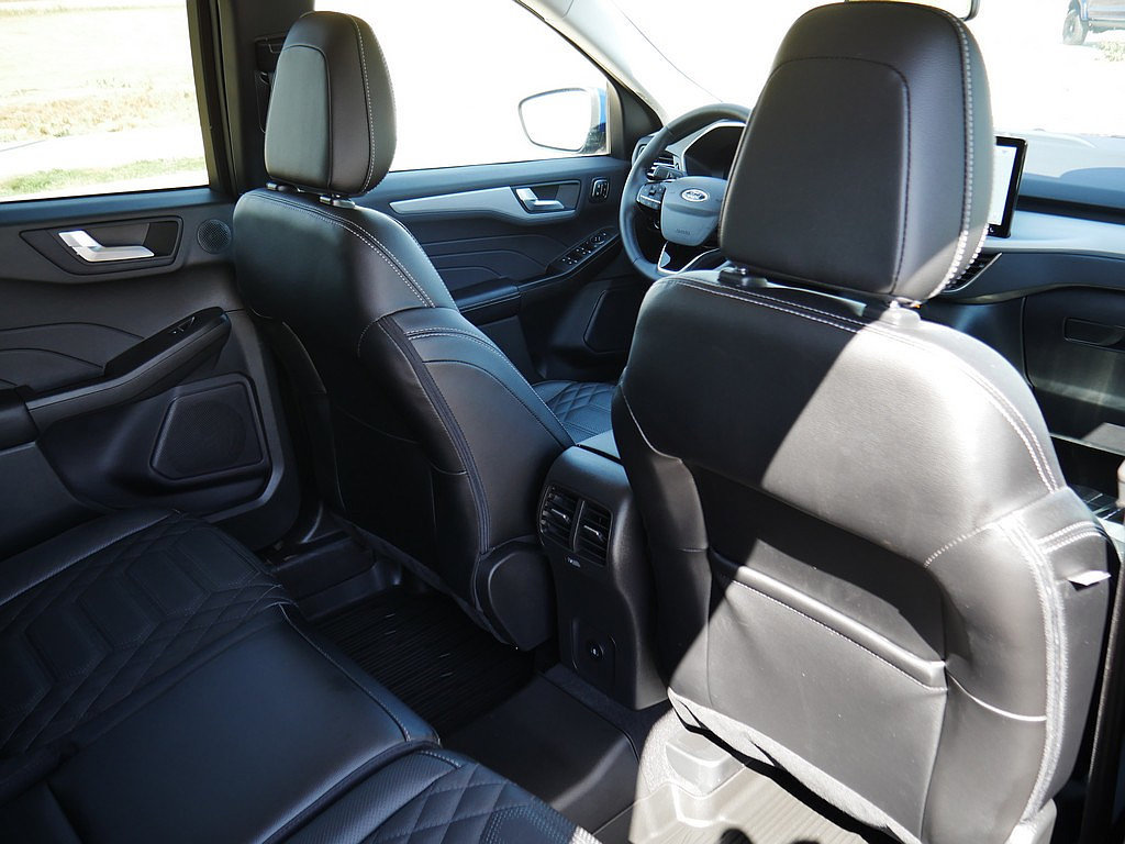 Used 2023 Ford Escape Platinum w/ Premium Technology Package AWD/4WD image 53