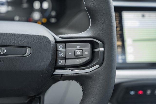 New 2026 Jeep Cherokee Overland image 39