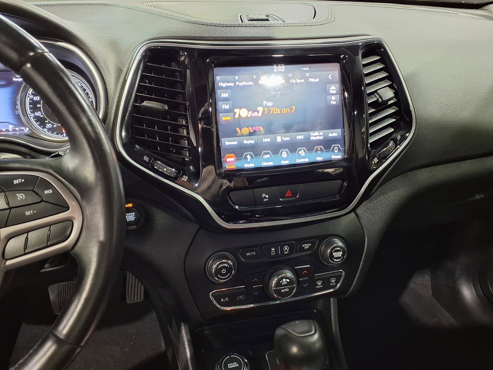 Used 2019 Jeep Cherokee Limited AWD/4WD image 9