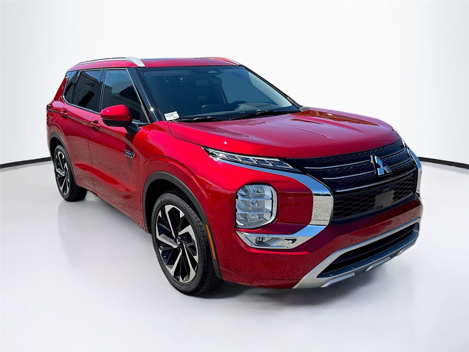 New 2025 Mitsubishi Outlander SEL image 2