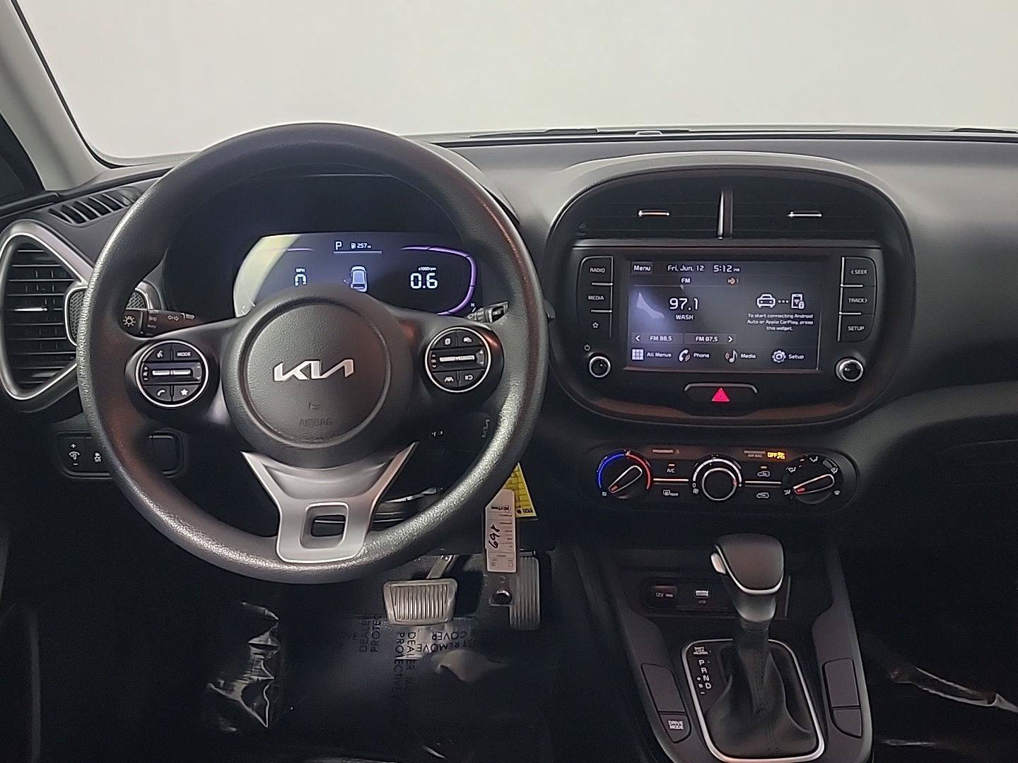 Certified 2023 Kia Soul LX w/ LX Technology Package FWD image 20