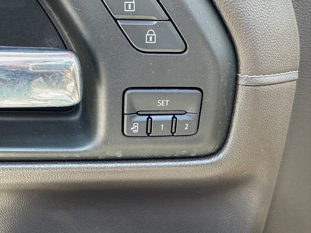 Used 2019 Chevrolet Silverado 1500 LTZ AWD/4WD image 13