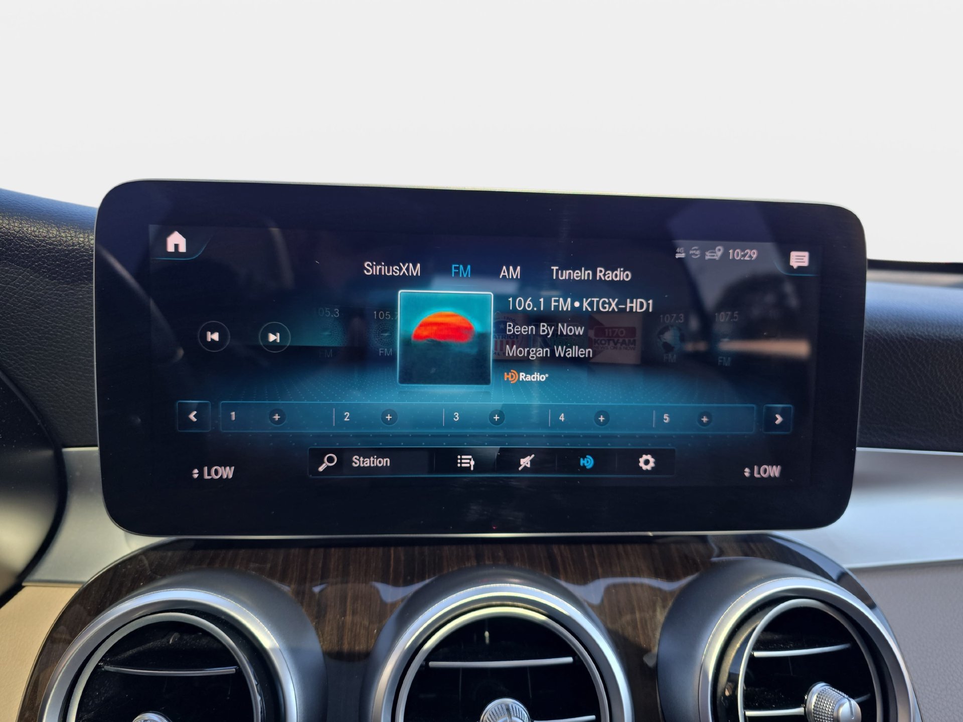 Used 2021 Mercedes-Benz GLC 300 4MATIC image 22