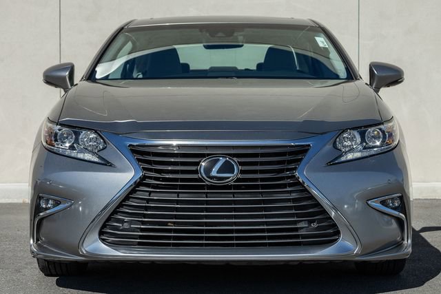 Used 2018 Lexus ES 350 w/ Premier Package image 2
