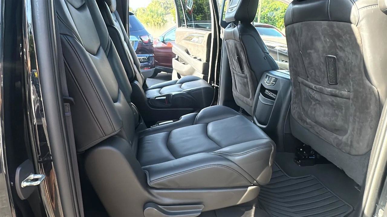 Used 2016 Cadillac Escalade ESV Platinum AWD/4WD image 34