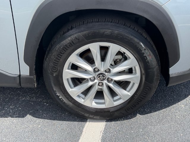 Certified 2023 Toyota Corolla Cross LE w/ Moonroof Package AWD/4WD image 22