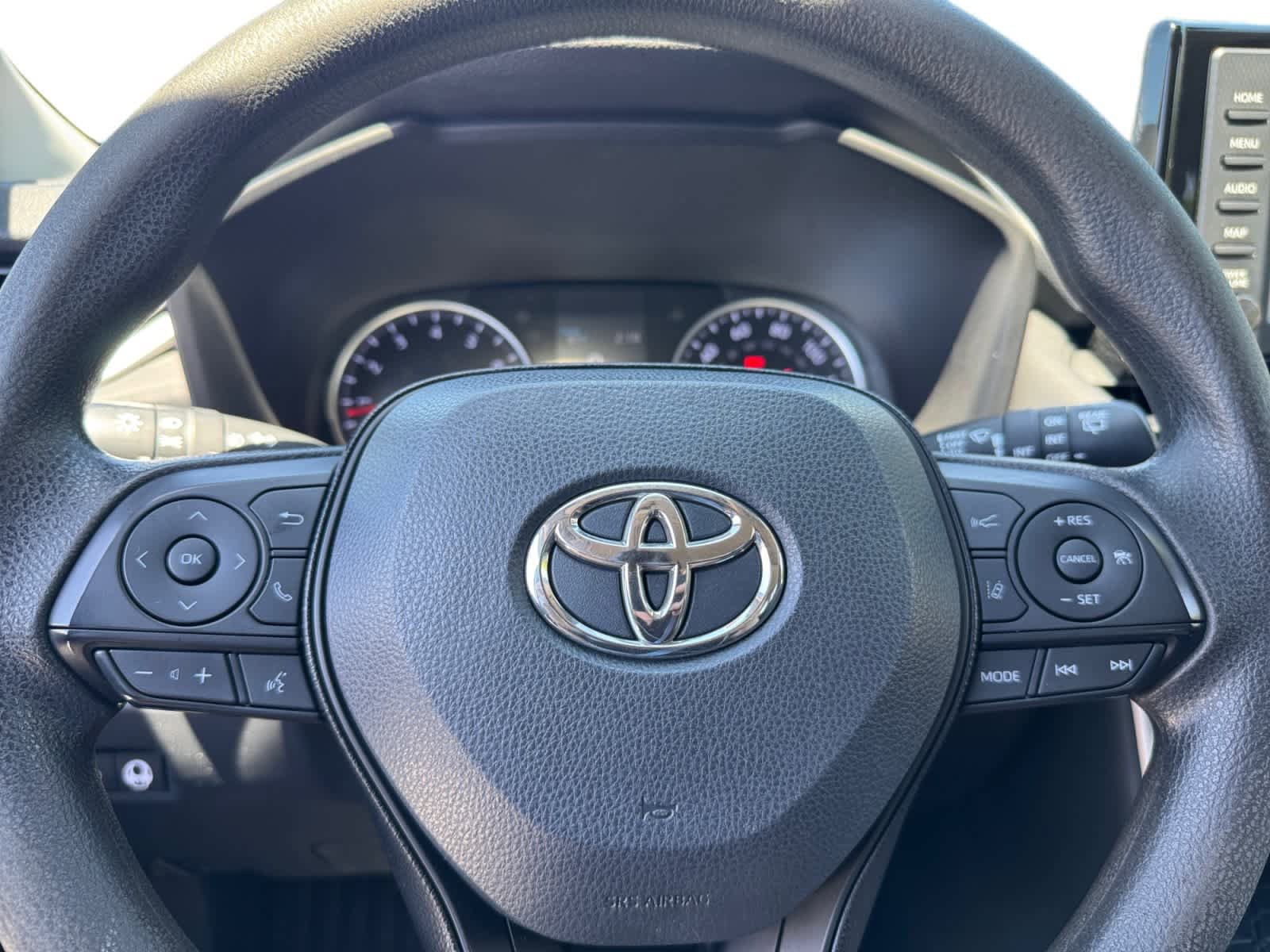 Used 2019 Toyota RAV4 XLE FWD image 17