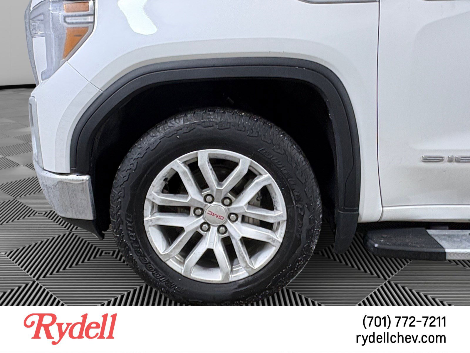 Used 2022 GMC Sierra 1500 SLT w/ SLT Premium Plus Package AWD/4WD image 9