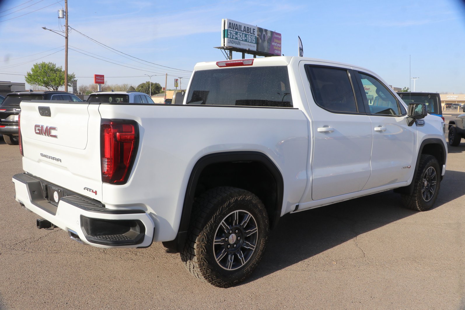 Used 2025 GMC Sierra 1500 AT4 image 7