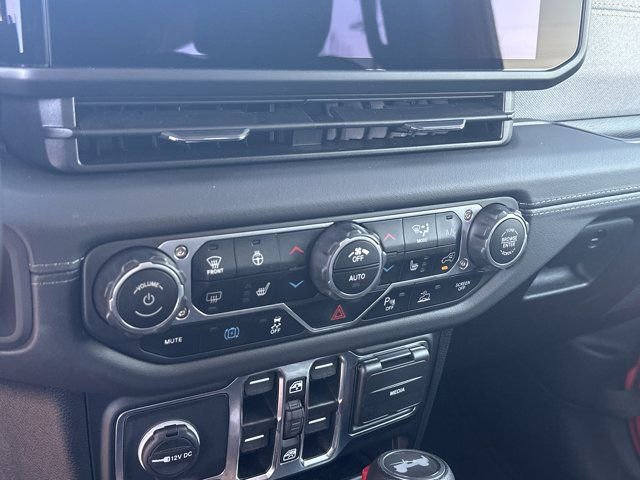 Certified 2025 Jeep Wrangler Unlimited Sahara w/ Safety Group image 27