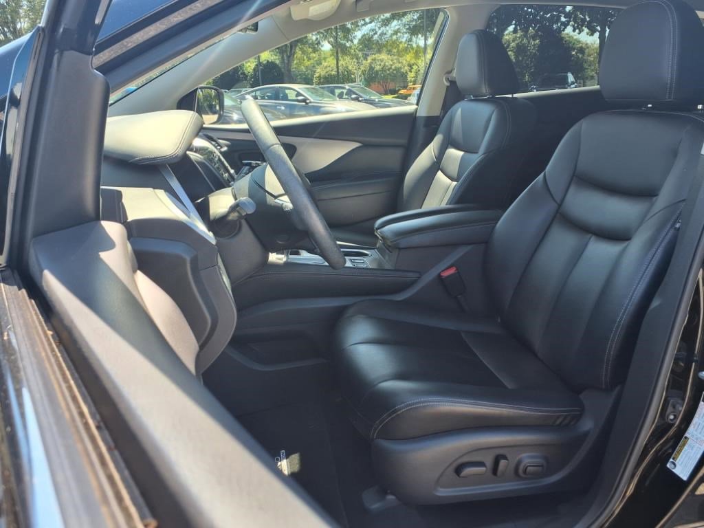 Used 2022 Nissan Murano SV w/ SV Midnight Edition Package image 11