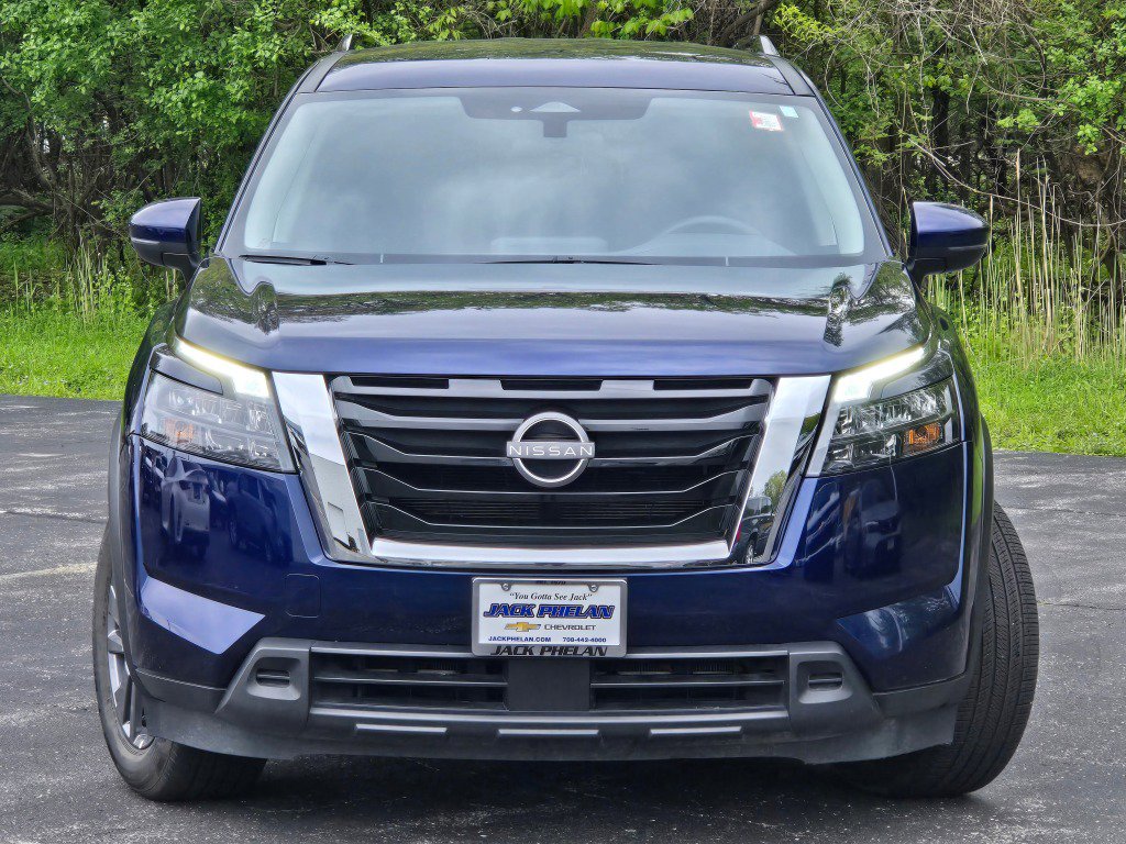 Used 2025 Nissan Pathfinder SV FWD image 4