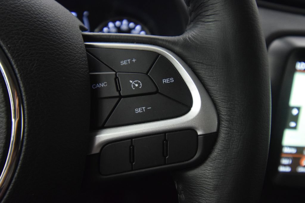 Used 2023 Jeep Renegade Latitude w/ Premium Group AWD/4WD image 35