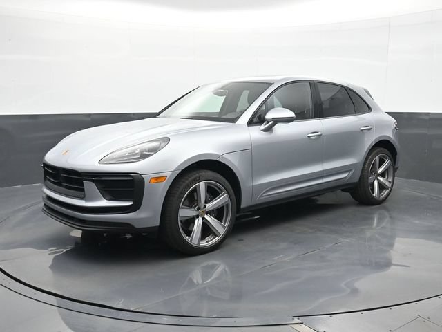 Certified 2025 Porsche Macan AWD/4WD video 1