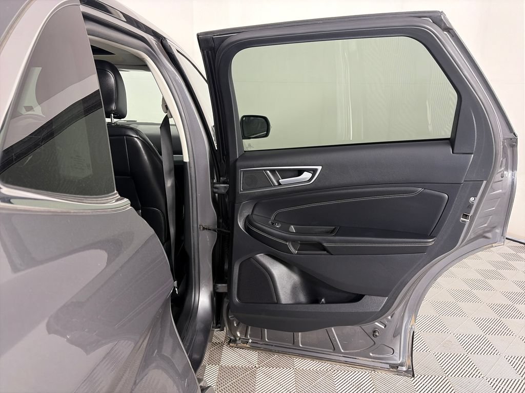 Certified 2022 Ford Edge Titanium AWD/4WD image 28