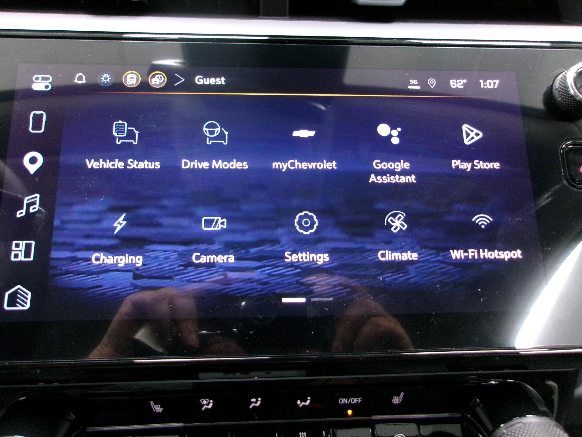 New 2027 Chevrolet Bolt LT w/ Comfort Package FWD image 4