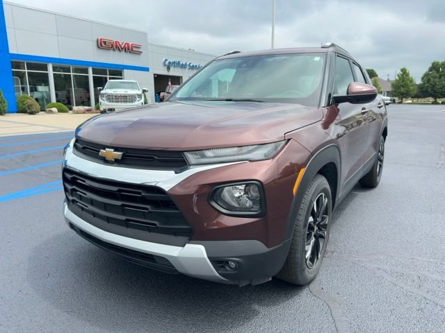 Used 2022 Chevrolet TrailBlazer LT w/ Driver Confidence Package FWD image 2