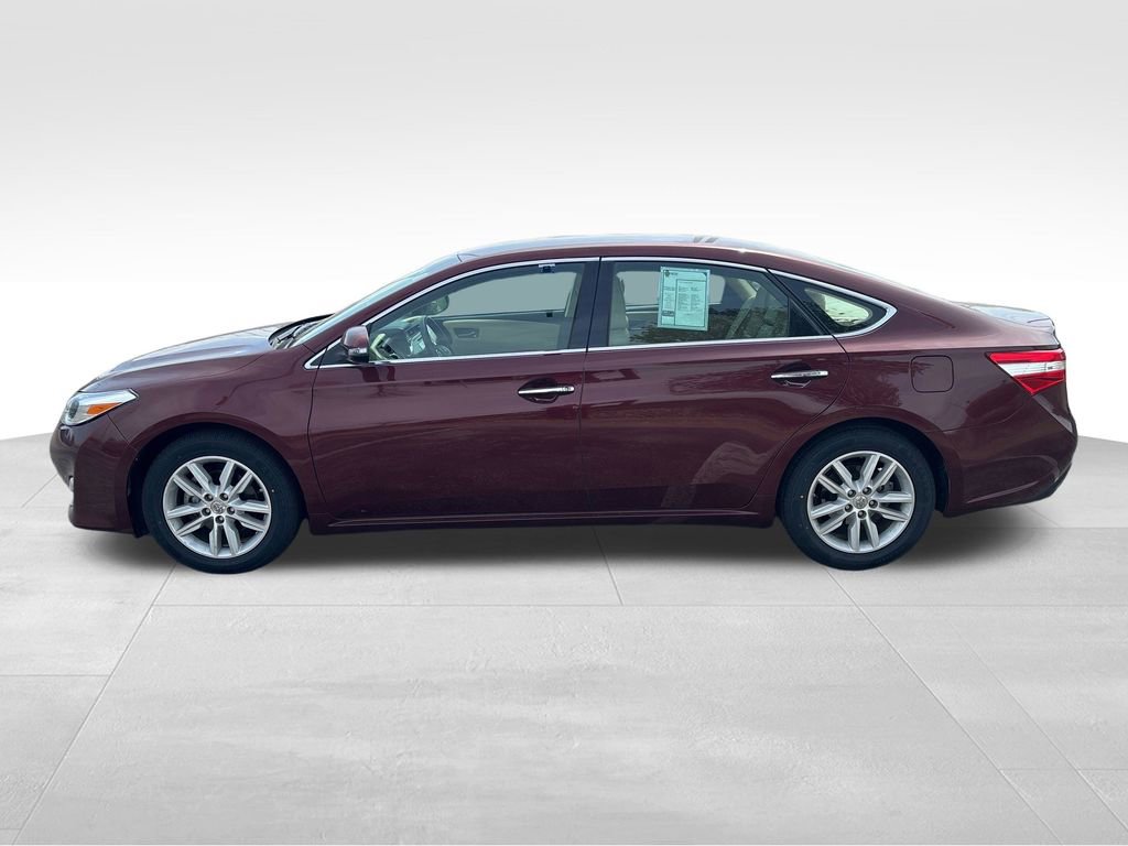 Used 2013 Toyota Avalon XLE FWD video 2