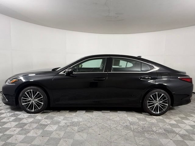 Used 2025 Lexus ES 300h w/ Premium Package FWD image 3