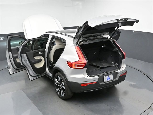Used 2024 Volvo XC40 B5 Plus w/ Protection Package Premier image 49