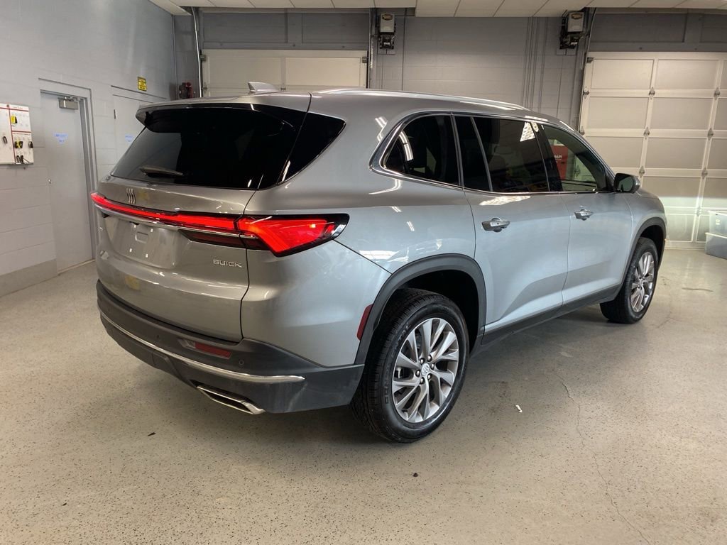 Used 2026 Buick Enclave Preferred image 8