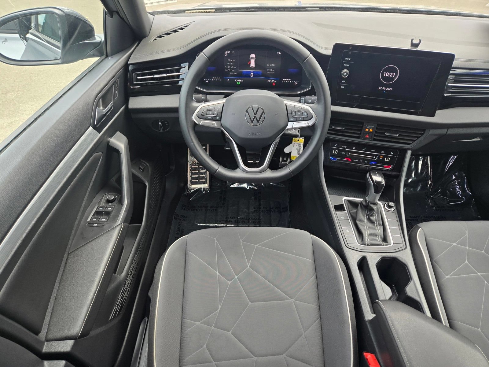 Used 2025 Volkswagen Jetta Sport FWD image 17