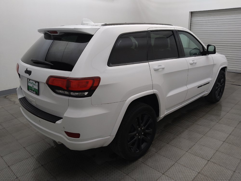 Used 2018 Jeep Grand Cherokee Altitude AWD/4WD image 9