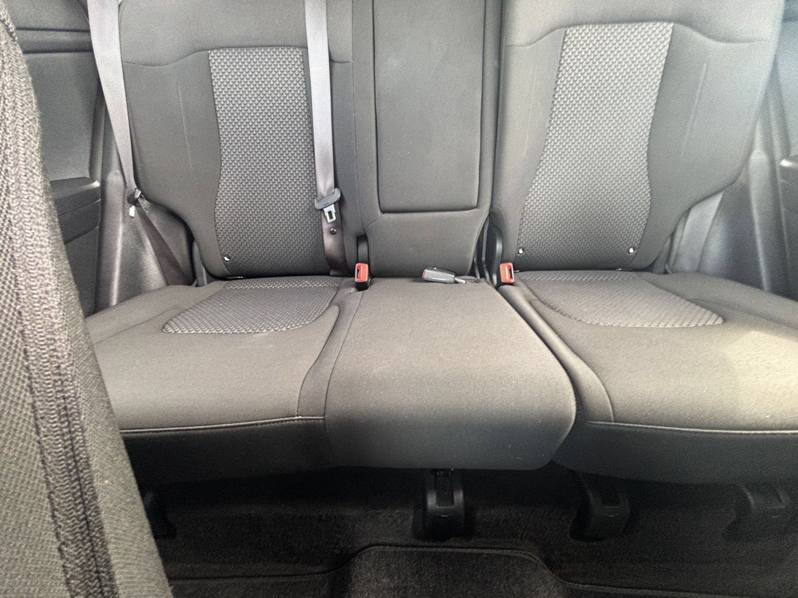 Used 2025 Kia Sportage LX FWD image 37