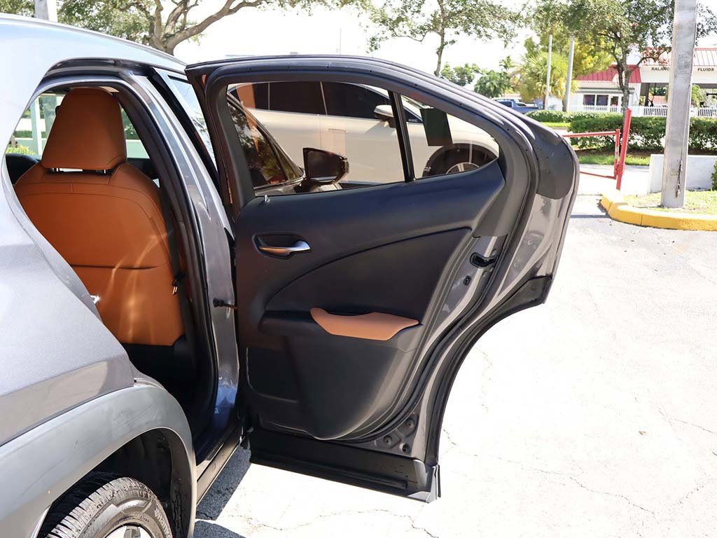 Used 2019 Lexus UX 200 image 26