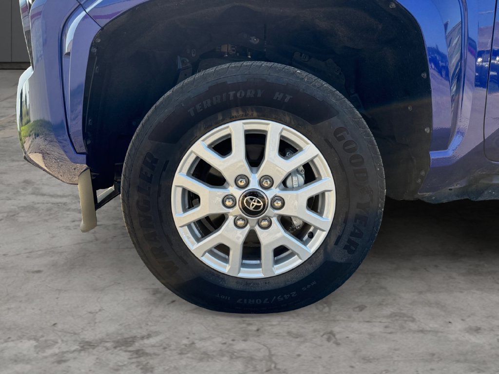 Certified 2025 Toyota Tacoma SR5 AWD/4WD image 9