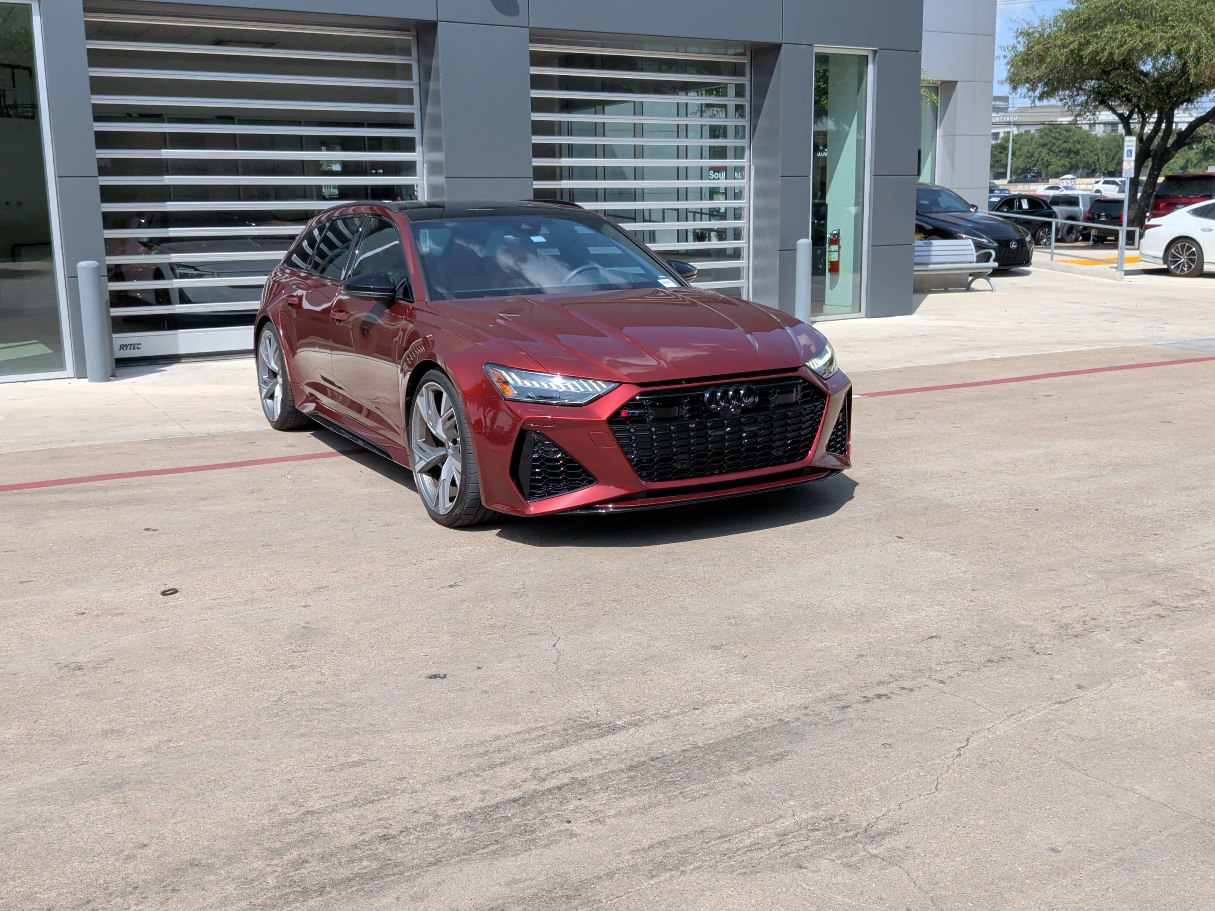 Used 2024 Audi RS 6 performance AWD/4WD image 2